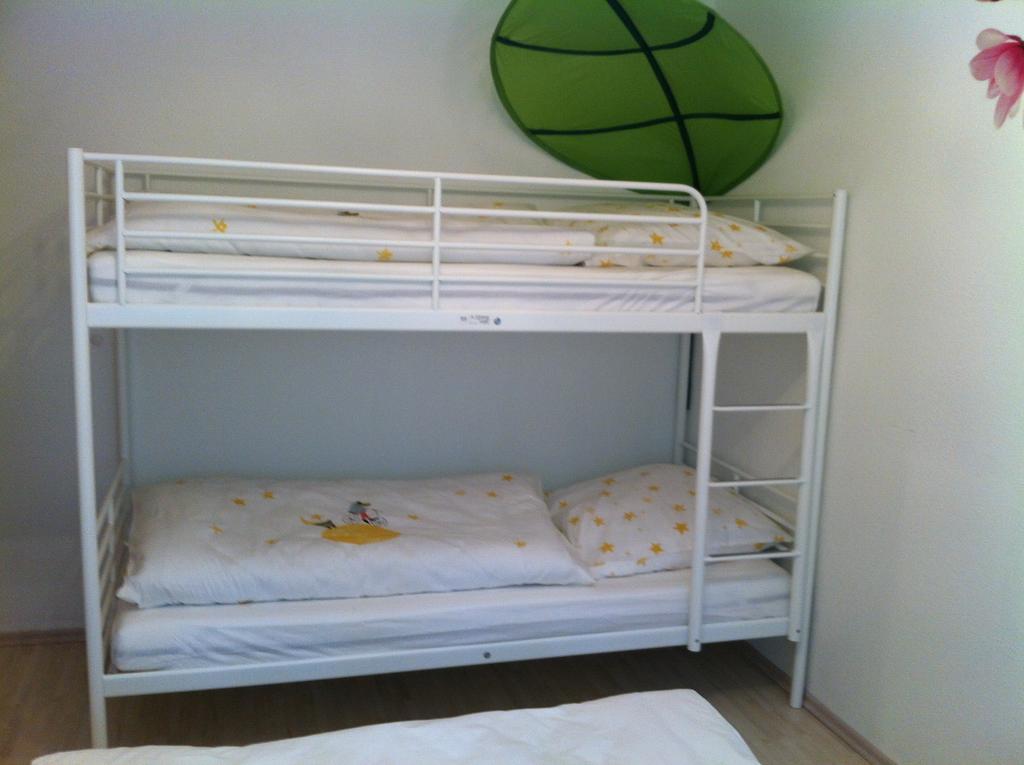 A Little Home Rust Quarto foto
