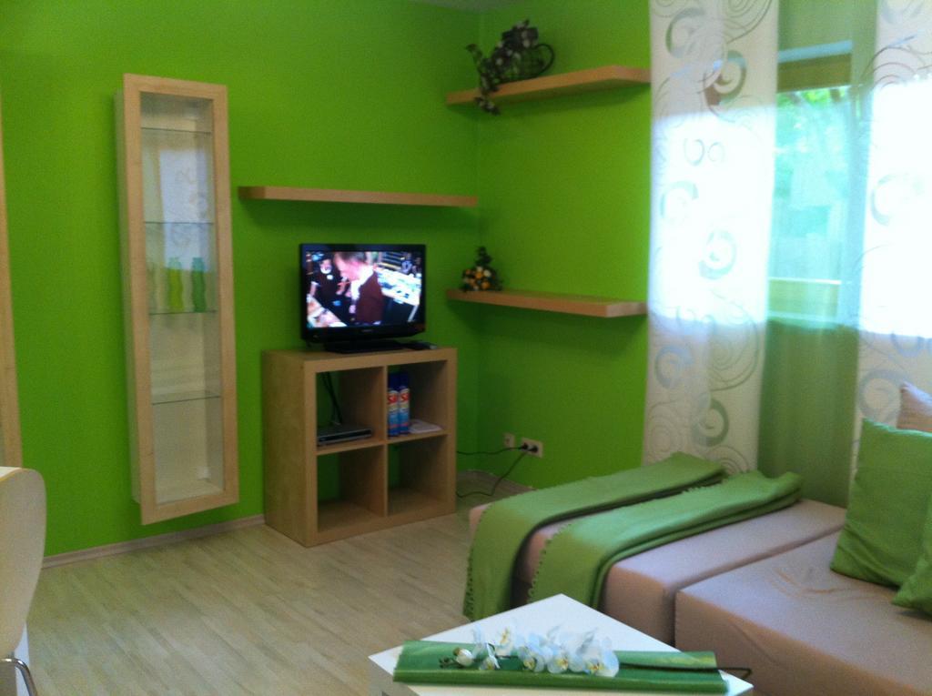 A Little Home Rust Quarto foto